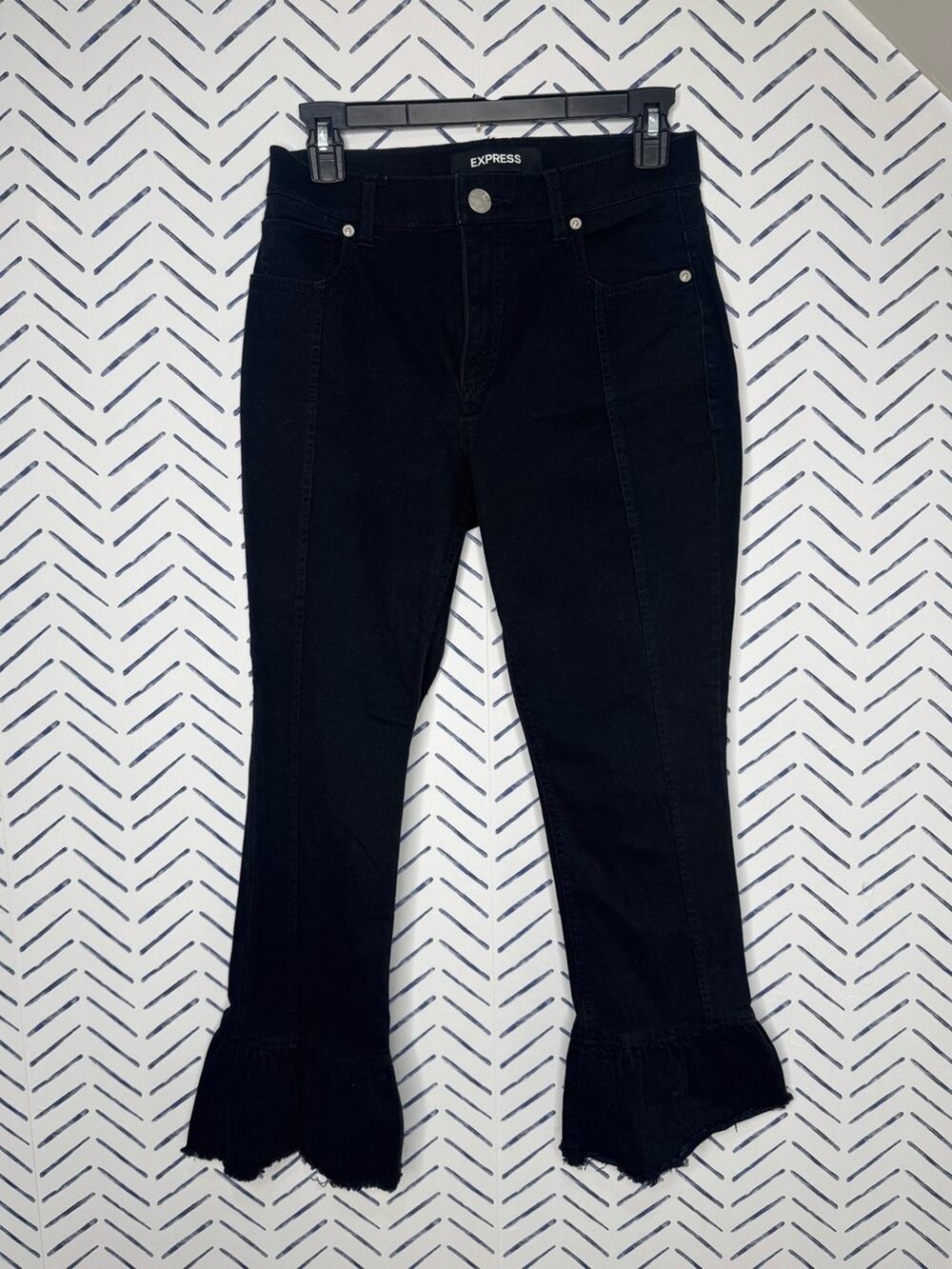 Express Black Kick Flare Jeans Cropped Raw Hem Ruffle Ankle Stretchy Size 2